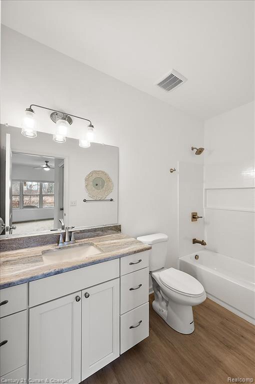 632 Pointe Drive, Walled Lake, MI 48390 — Photo 16