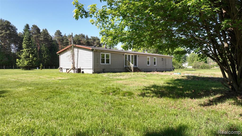 10028 McAfee Road, Montrose, MI 48457 — Photo 9