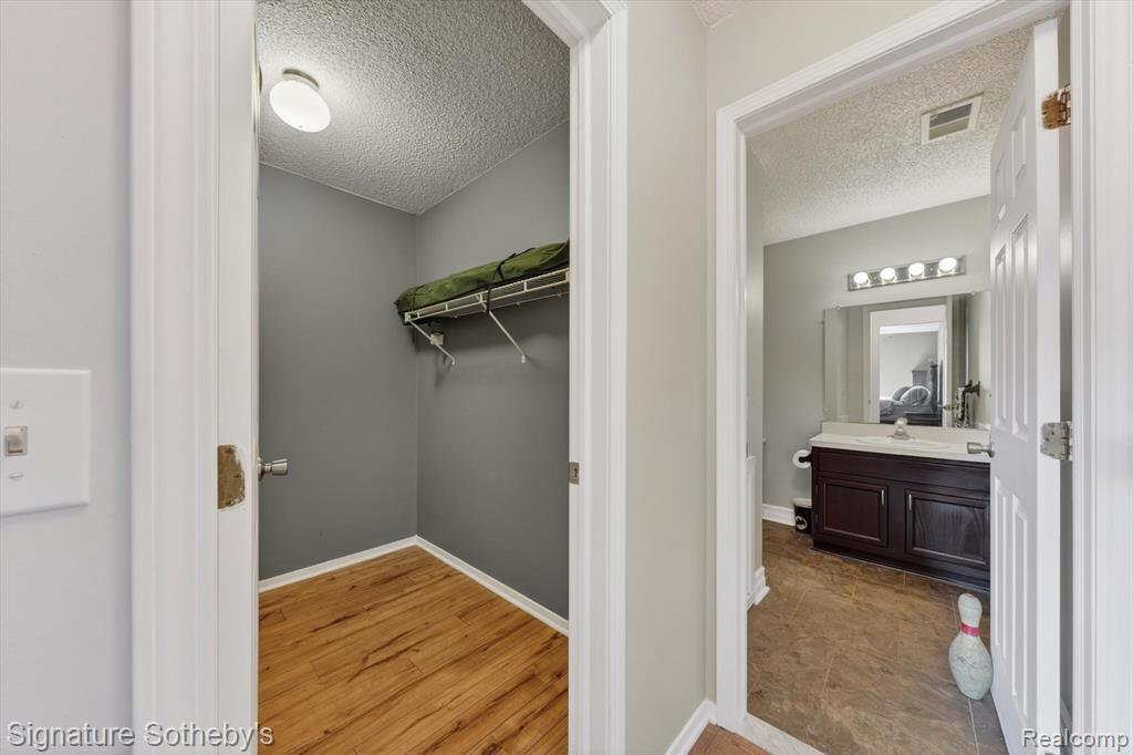5094 Harbor Oak Drive, 36, Waterford, MI 48329 — Photo 24