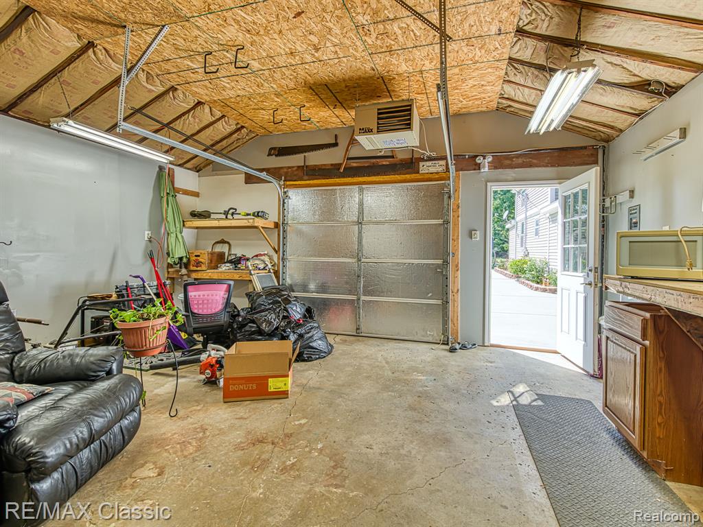 9156 Elizabeth Street, Whitmore Lake, MI 48189 — Photo 20
