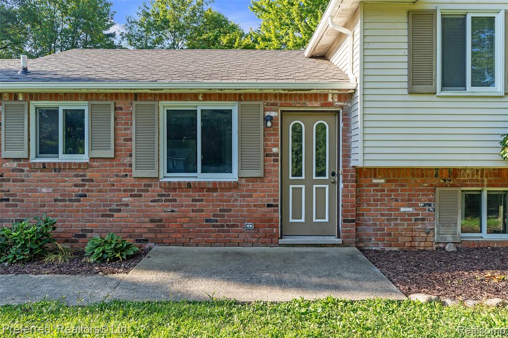 9366 Wild Oaks Circle, South Lyon, MI 48178 — Photo 5