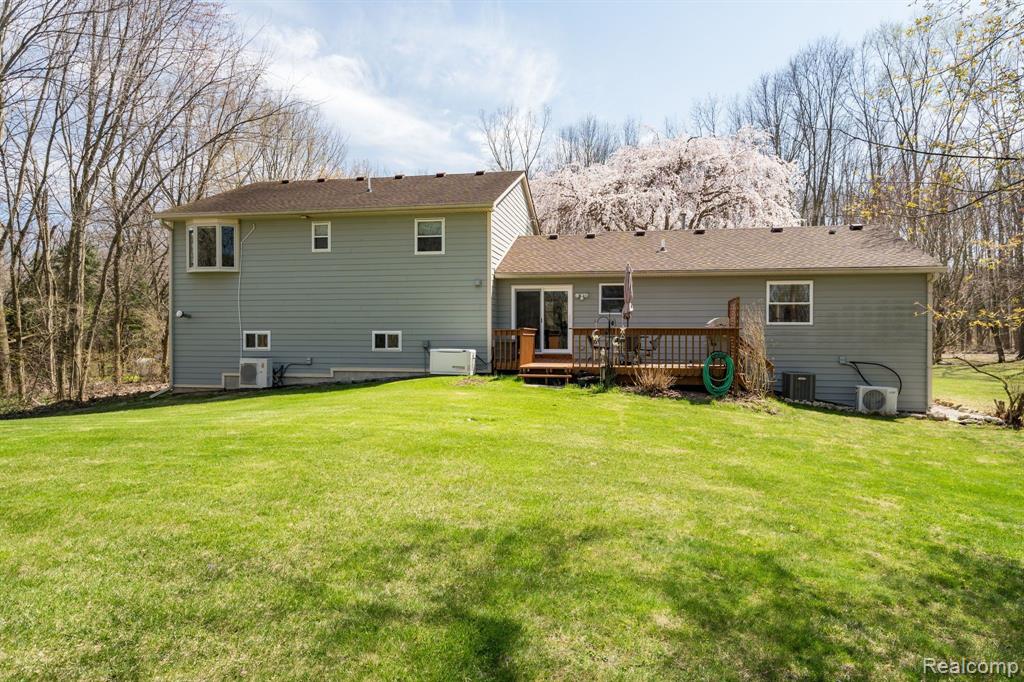 8660 SARGENT Road, Fowlerville, MI 48836 — Photo 42