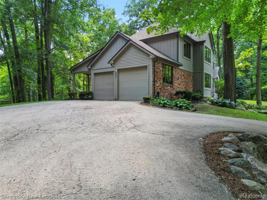 8065 Nathan Oscar Drive, White Lake, MI — Photo 2