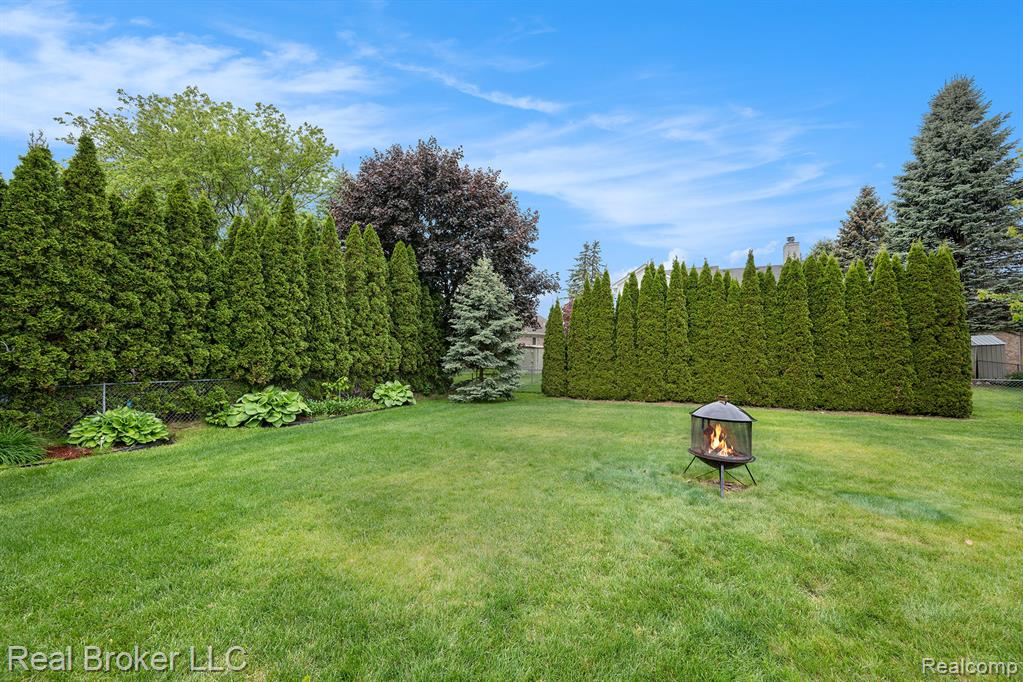 50155 OXFORD Drive, Macomb, MI 48044 — Photo 23