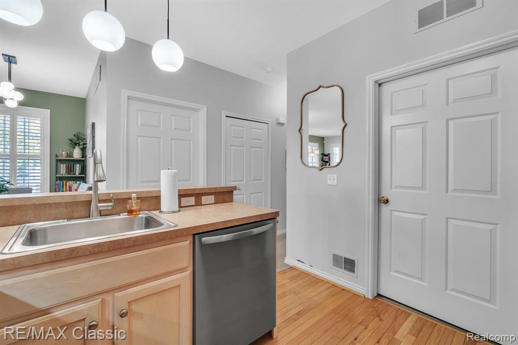50403 MONROE Street, Canton, MI 48188 — Photo 17