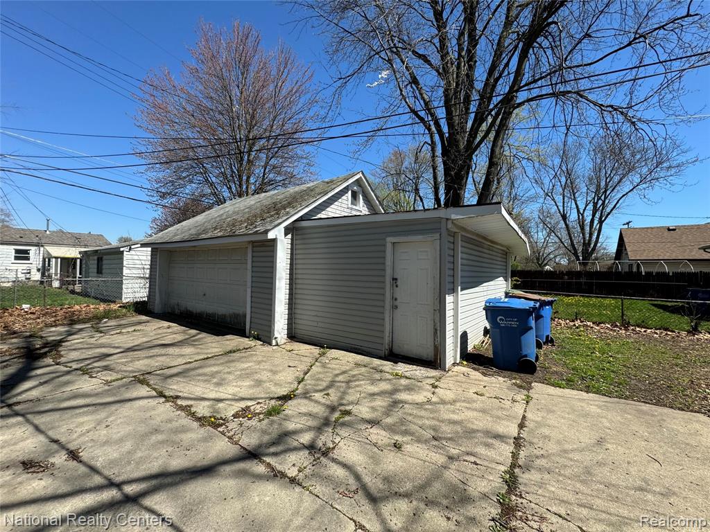 8709 Toepfer Road, Warren, MI 48089 — Photo 22