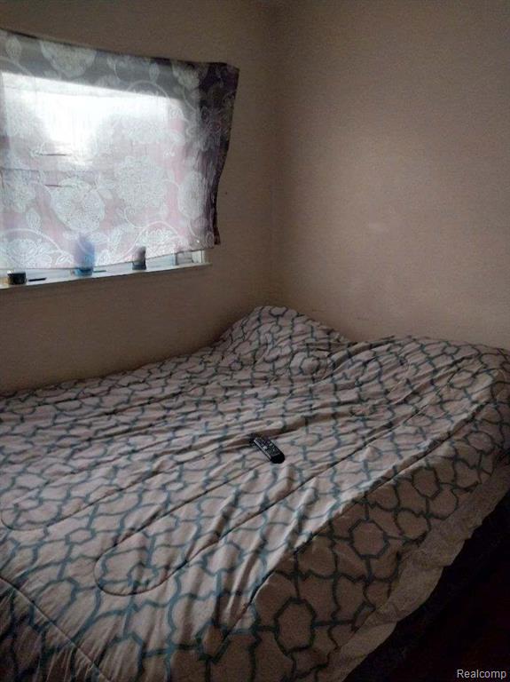 5620 MARLOWE Drive, Flint, MI 48504 — Photo 8