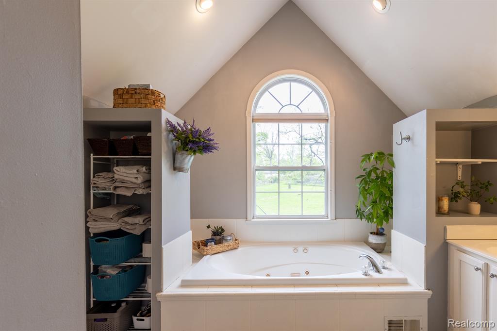 5100 PERRY Road, Grand Blanc, MI 48439 — Photo 22