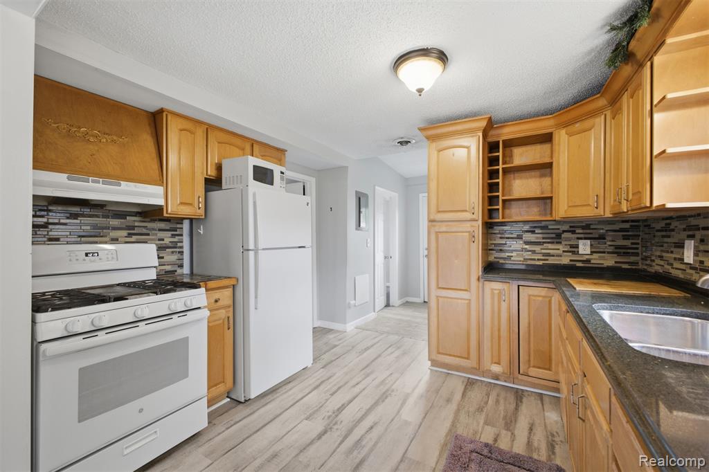 5921 Oldham Street, Taylor, MI 48180 — Photo 14