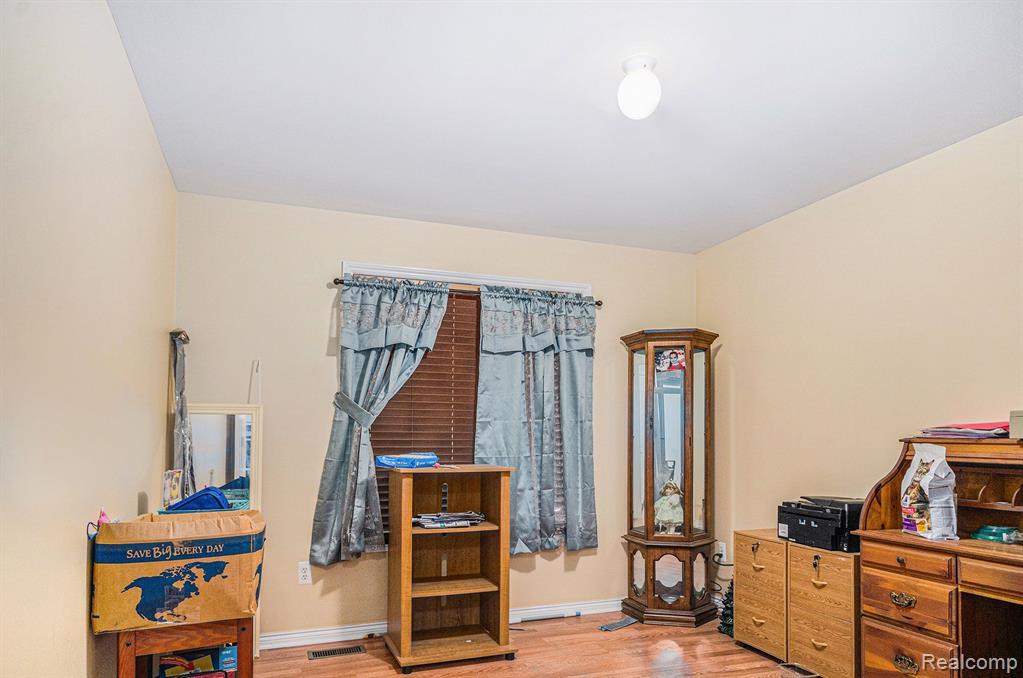17432 N LUCILLE Circle, New Boston, MI 48164 — Photo 17