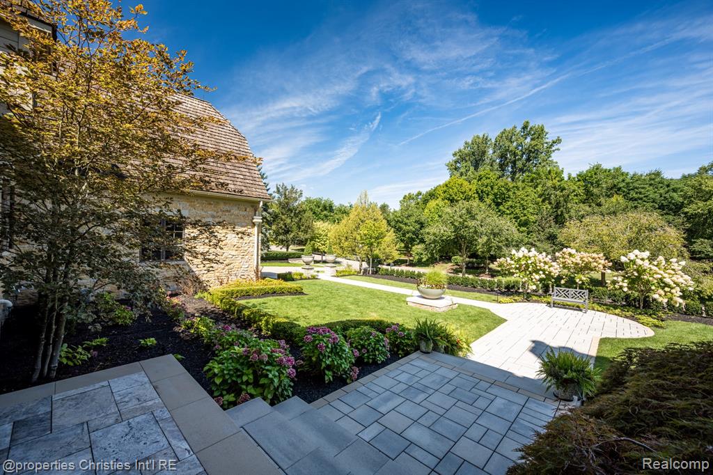 47765 Bellagio Drive, Northville, MI 48167 — Photo 76