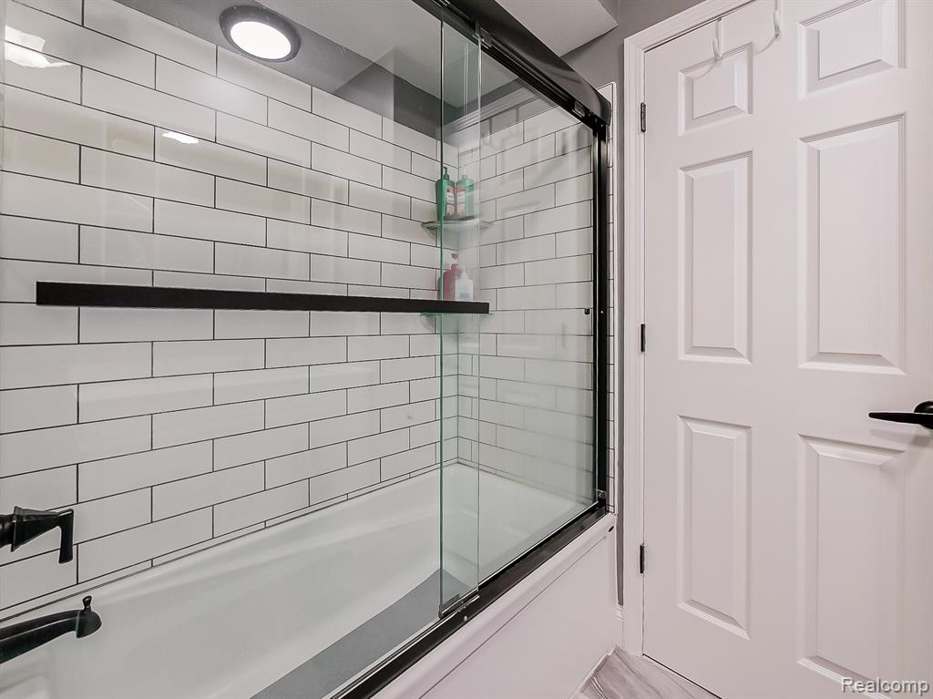 25911 Buckminster Drive, Novi, MI — Photo 26