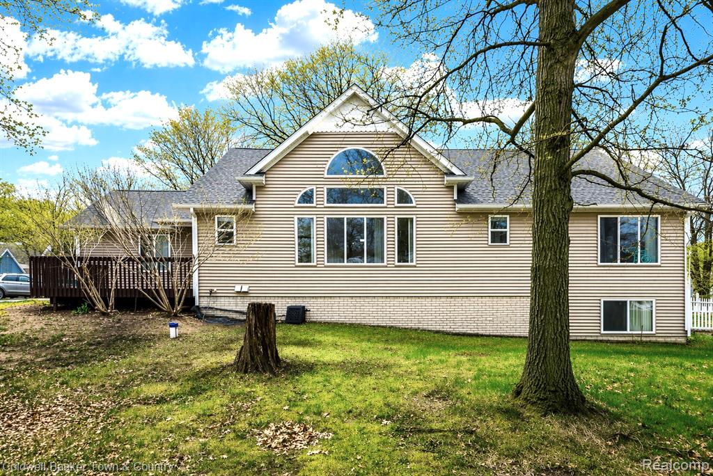 3268 Orchard Drive, Pinckney, MI 48169 — Photo 2