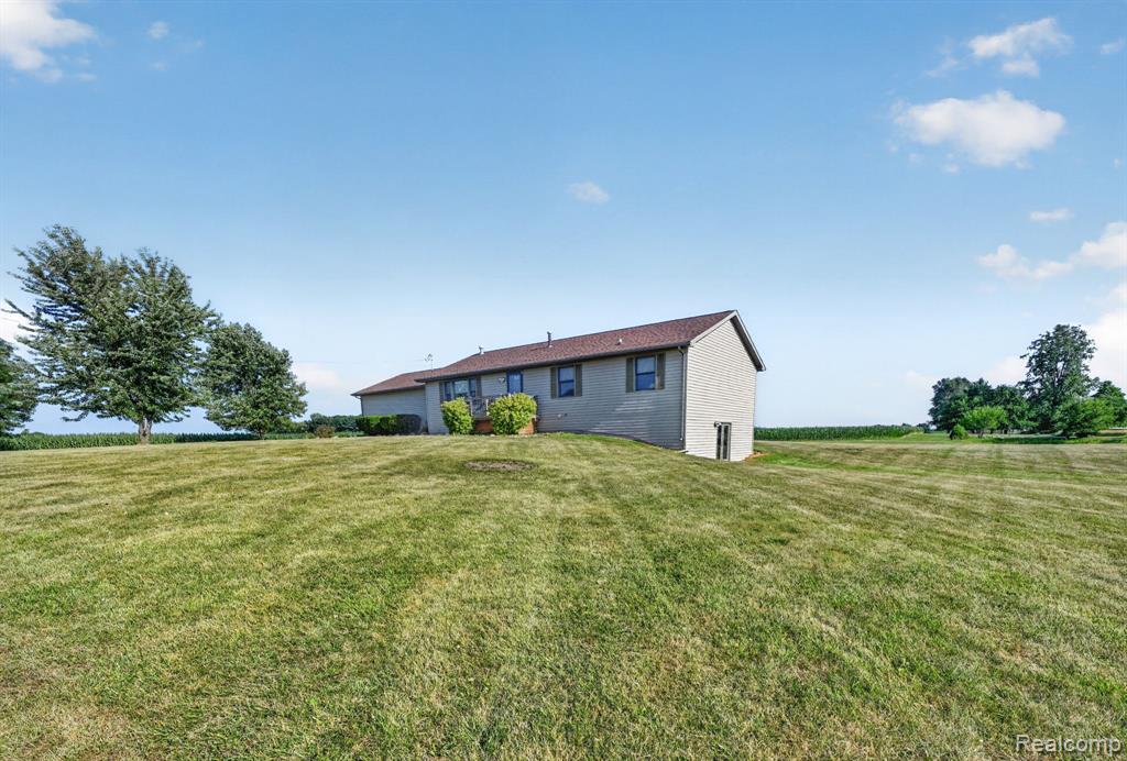 9889 Ditch Road, Chesaning, MI 48616 — Photo 7