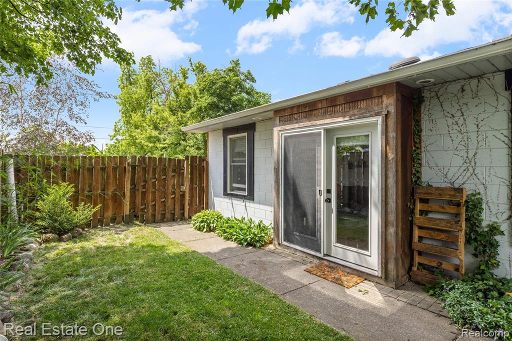 225 1st Street, Fenton, MI 48430 — Photo 43