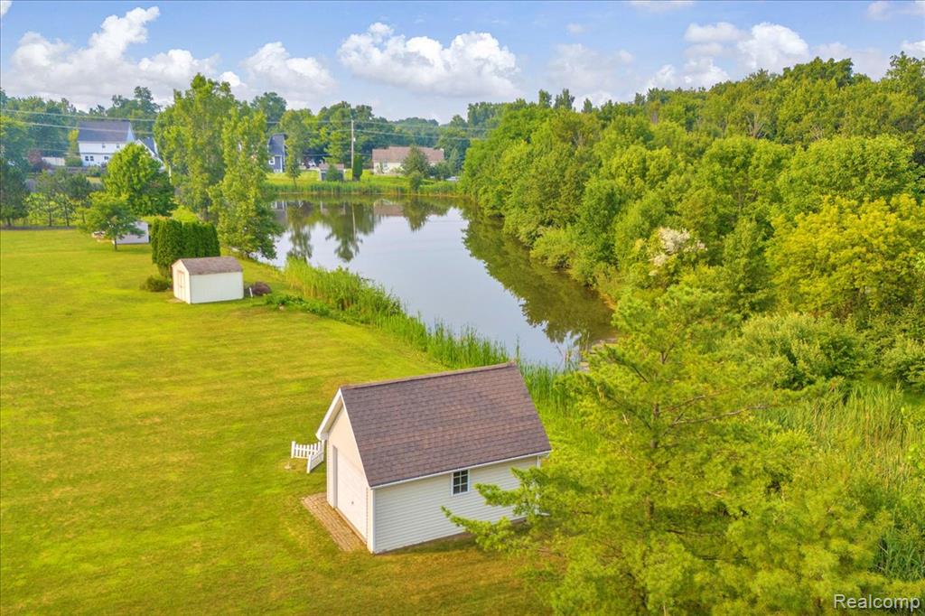 8327 Parkside Drive, Grand Blanc, MI 48439 — Photo 48