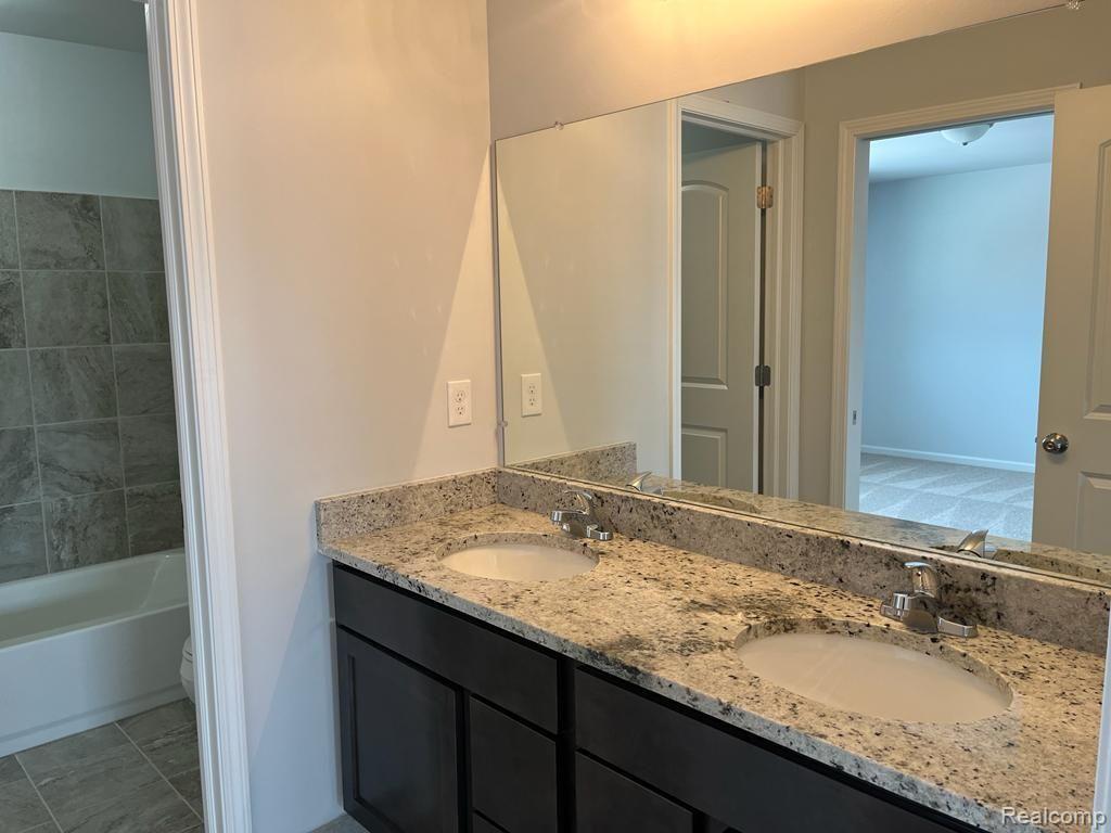 55810 WORLINGTON Lane, South Lyon, MI 48178 — Photo 37