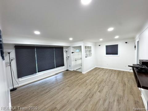8390 Winston Lane, Dearborn Heights, MI 48127 — Photo 14