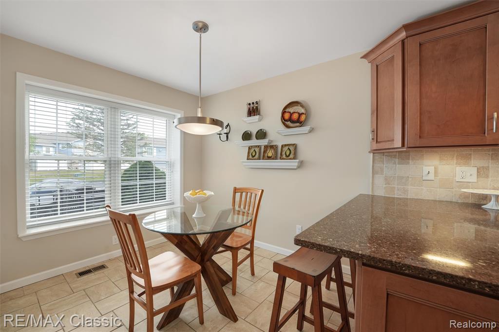 20903 W Glen Haven Circle, Novi, MI 48167 — Photo 16