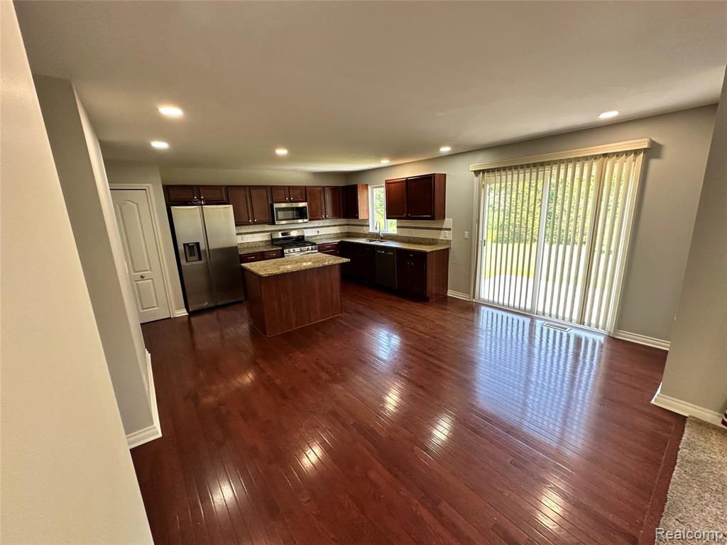 43570 Cherrywood Lane, Canton, MI 48188 — Photo 7