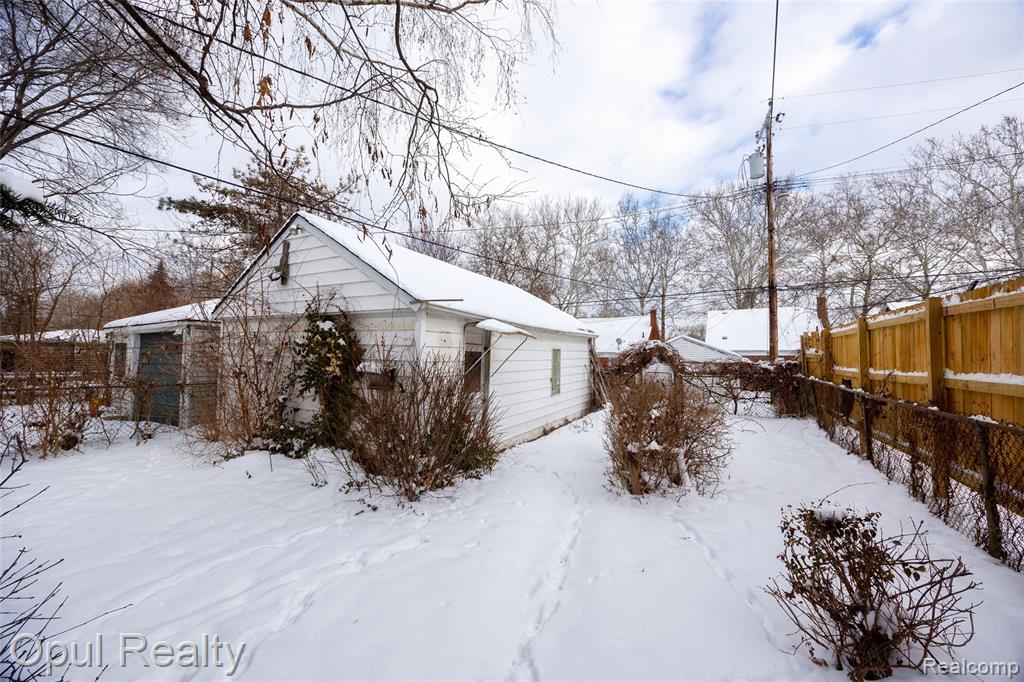 6514 Woodmont Avenue, Detroit, MI 48228 — Photo 19