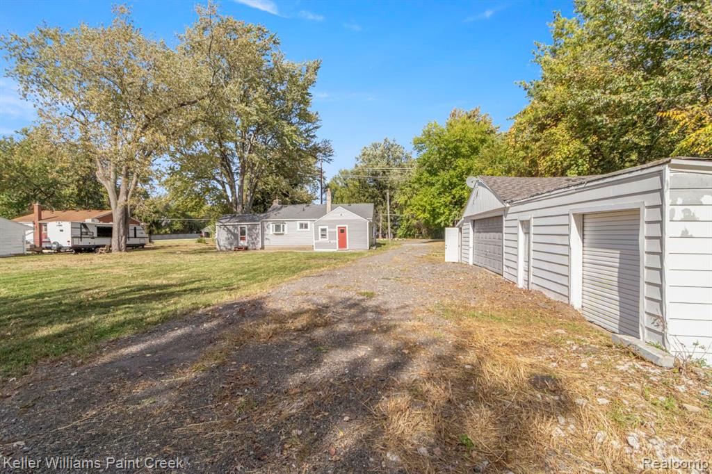 23608 Glenwood Street, Clinton Twp, MI 48035 — Photo 32