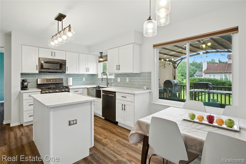 7335 Willow Oak Drive, West Bloomfield, MI 48324 — Photo 13