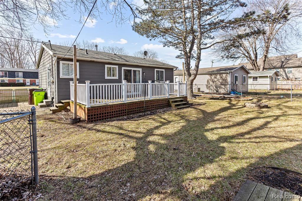 37137 Jefferson Avenue, MI — Photo 33