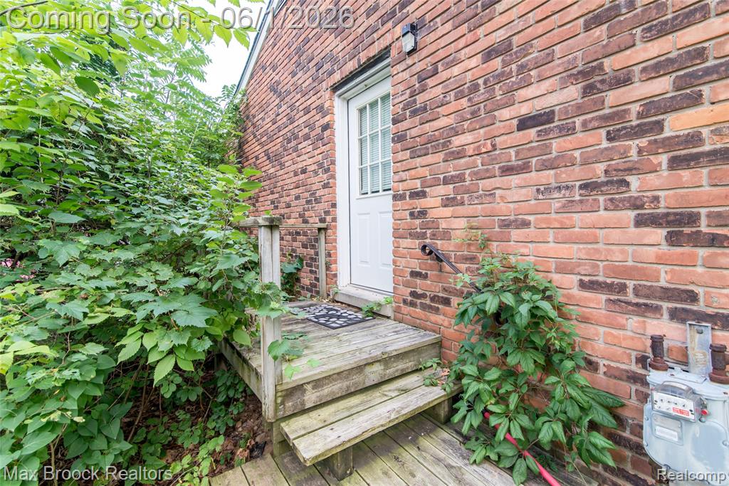 465 Robert Court, Auburn Hills, MI 48326 — Photo 5