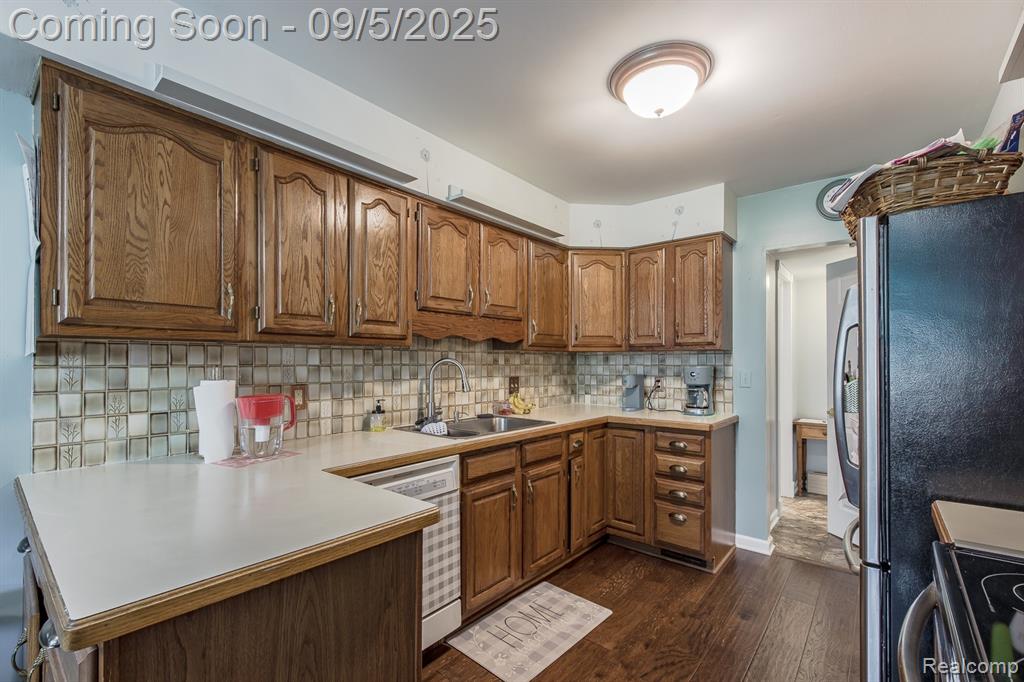475 Sandehurst Drive, Grand Blanc, MI 48439 — Photo 29
