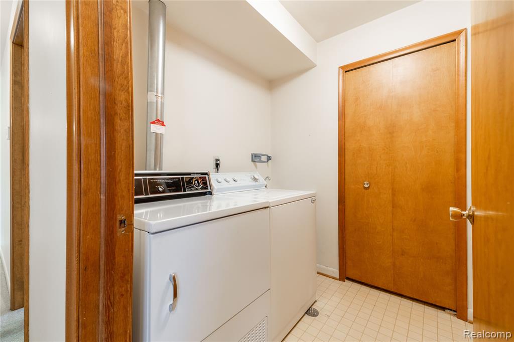 10241 Nancys Boulevard, 56, Grosse Ile, MI 48138 — Photo 25