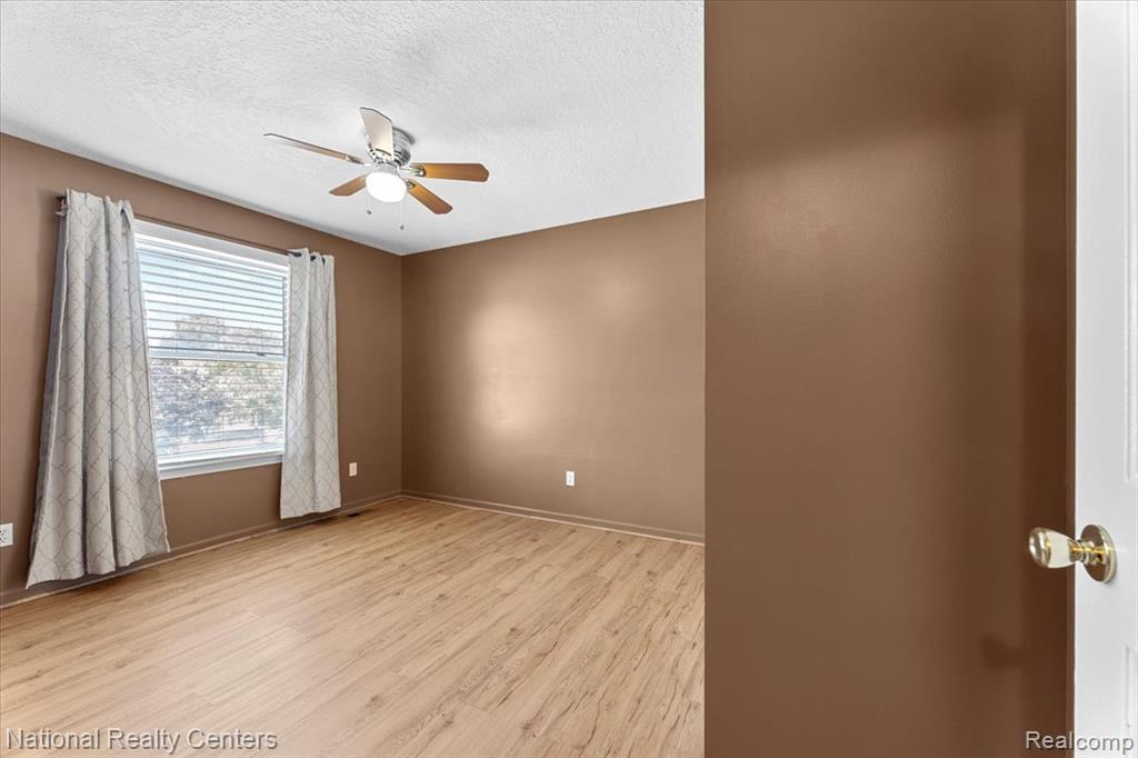 5235 Barbara Avenue, Trenton, MI 48183 — Photo 15