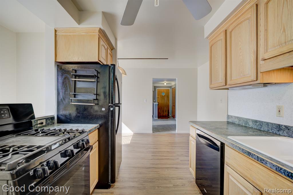 8961 Laurence Avenue, Allen Park, MI 48101 — Photo 13
