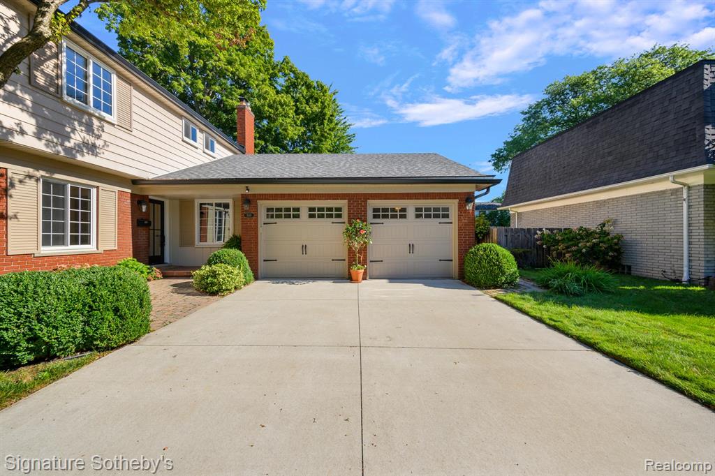580 N Brys Drive, Grosse Pointe Woods, MI 48236 — Photo 29
