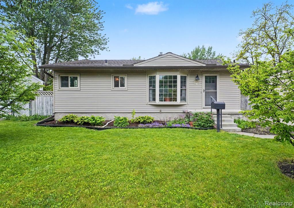 1275 1st Street, Lapeer, MI 48446 — Photo 2