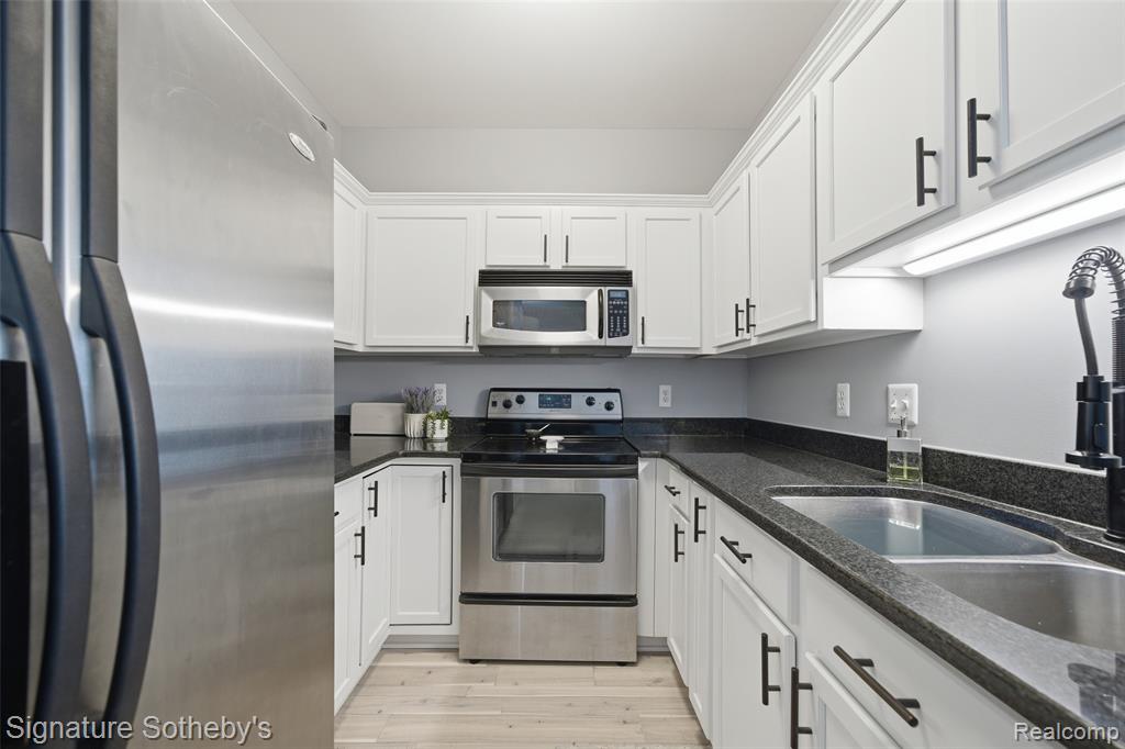 41614 Hamlet Lane, 57, Novi, MI — Photo 9