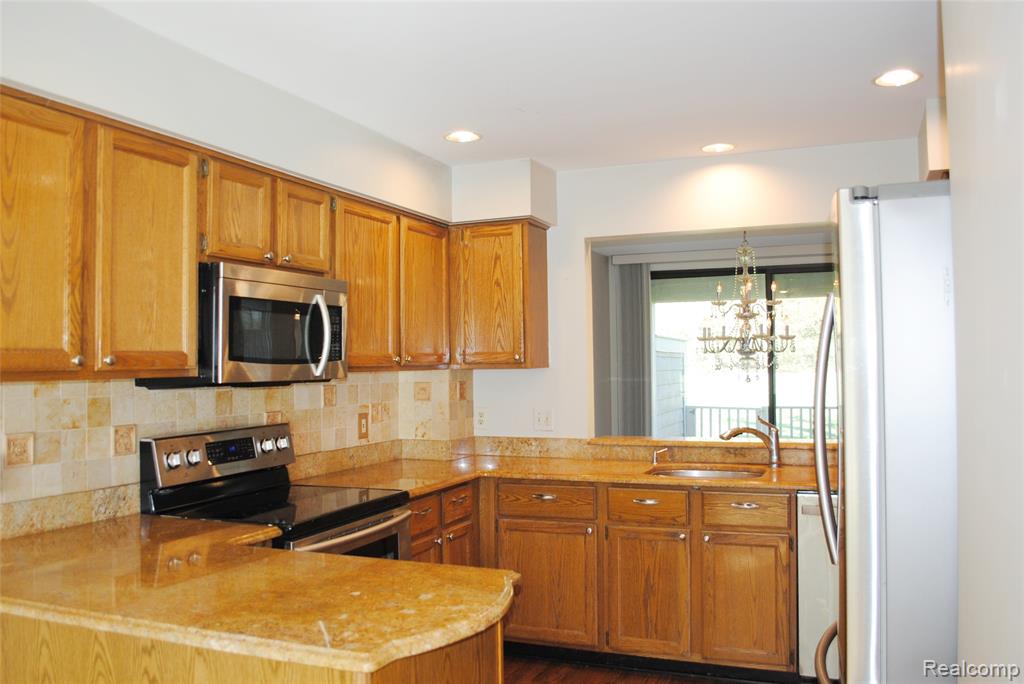 719 Upper Scotsborough Way, Bloomfield Hills, MI 48304 — Photo 7