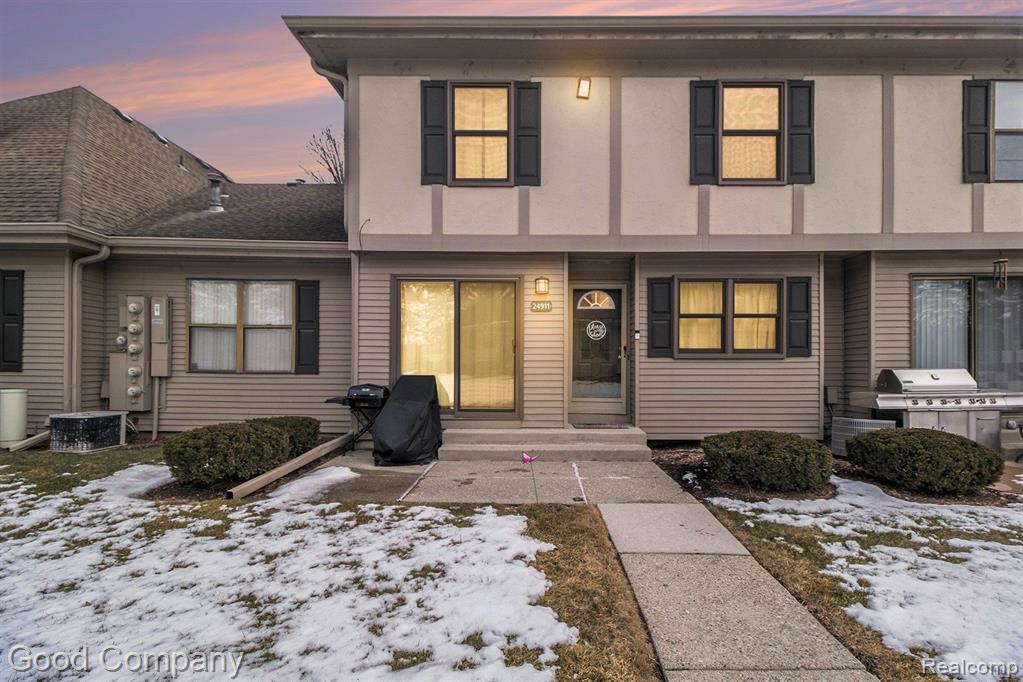 24911 AUBURN Lane, 24, Southfield, MI 48033 — front exterior