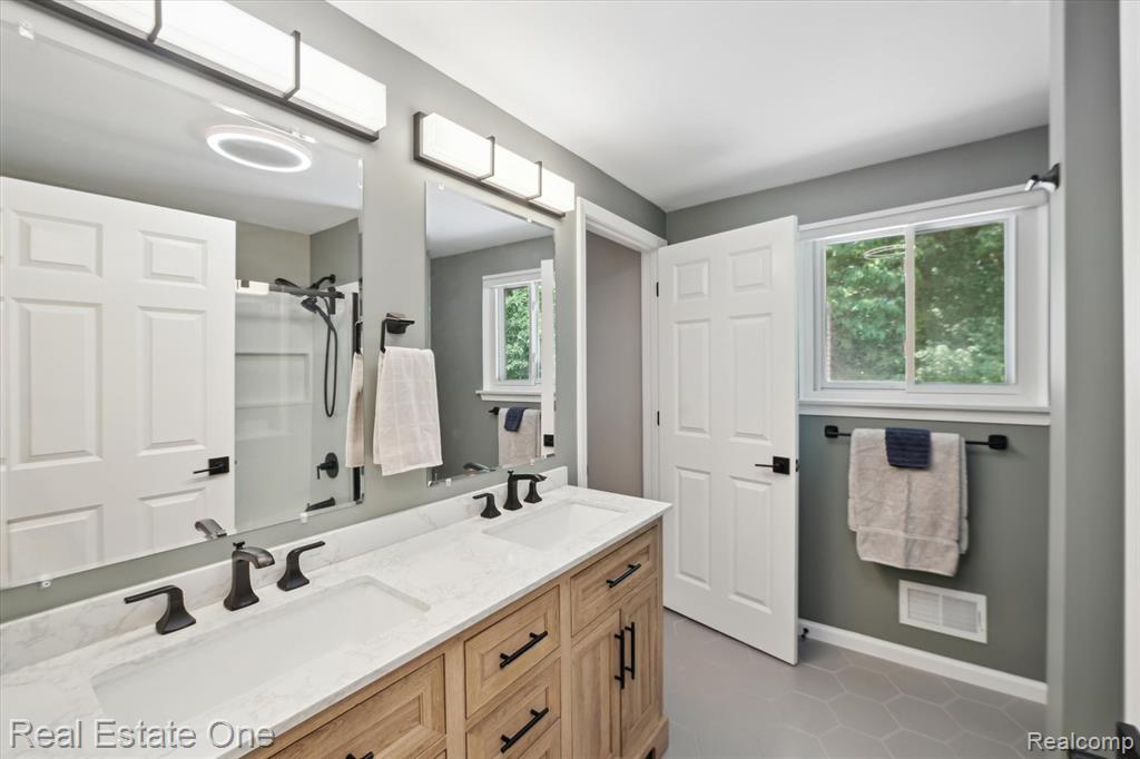 8409 Sandpiper Street, Canton, MI 48187 — Photo 24