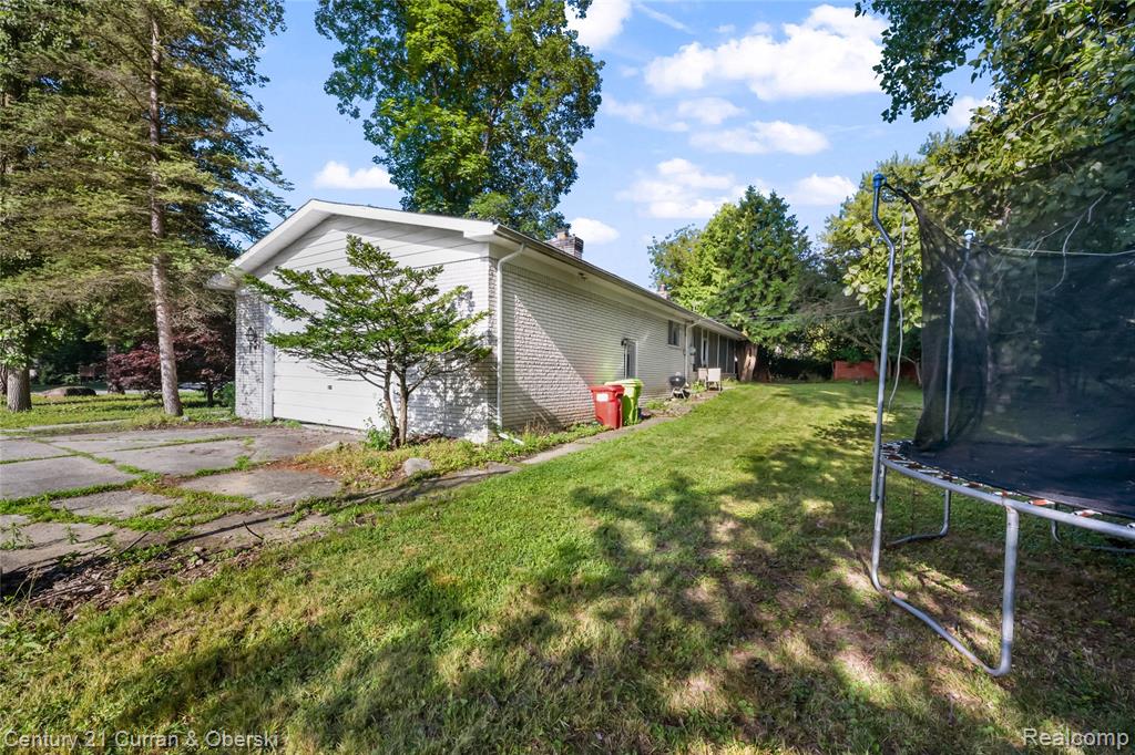 4652 Patrick Road, West Bloomfield, MI — Photo 22
