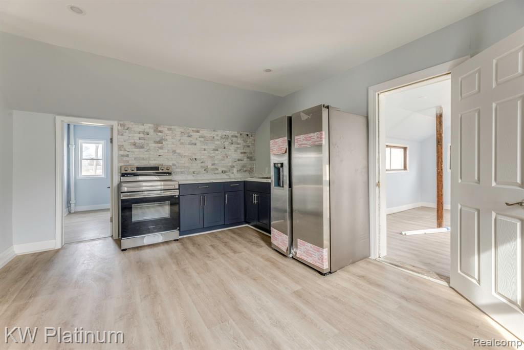2819 Ravenswood Road, Port Huron, MI 48060 — Photo 11