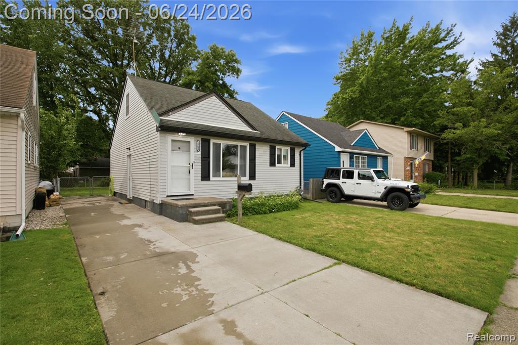 20644 Hollywood Street, Harper Woods, MI 48225 — Photo 19