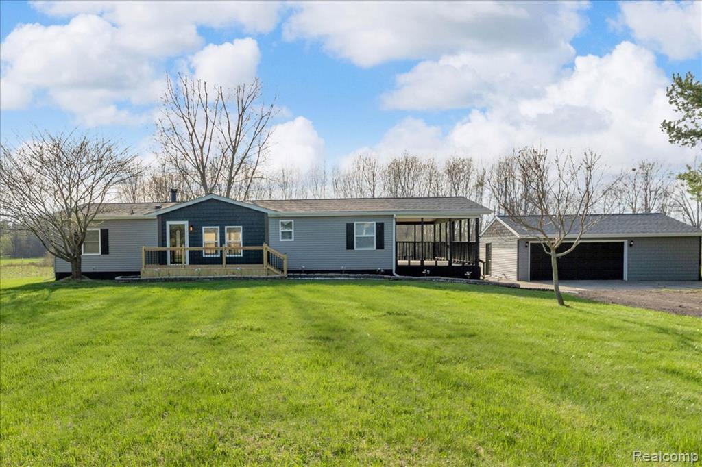 1160 S Van Vleet Road, Swartz Creek, MI 48473 — Photo 2