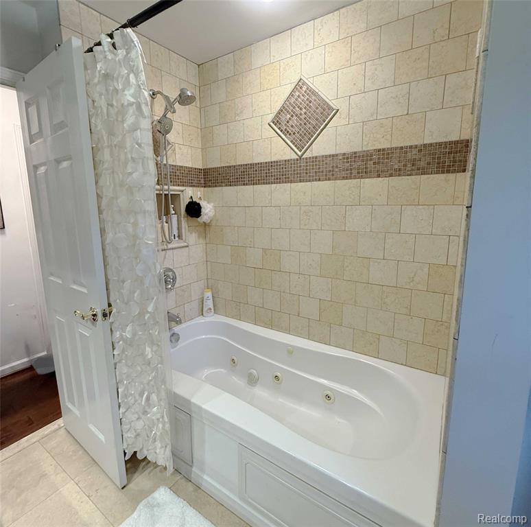 1475 Avondale Street, Sylvan Lake, MI 48320 — Photo 13
