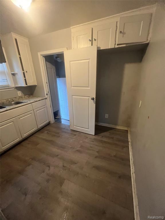 9599 WHITCOMB Street, Detroit, MI 48227 — Photo 10