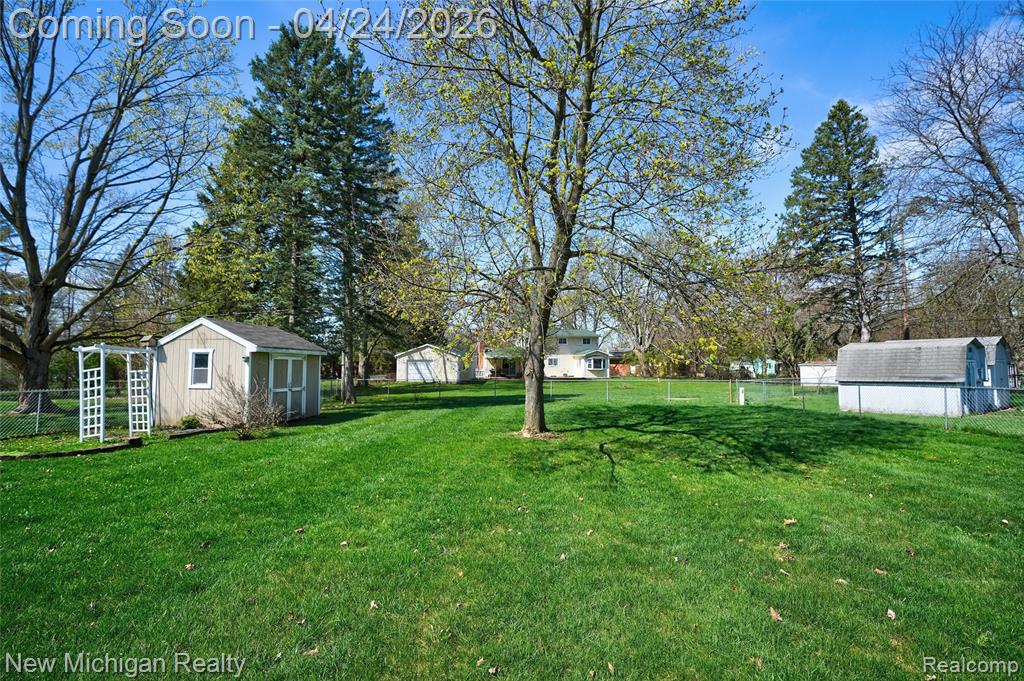 4452 Saint Martins Drive, Flint, MI 48507 — Photo 5