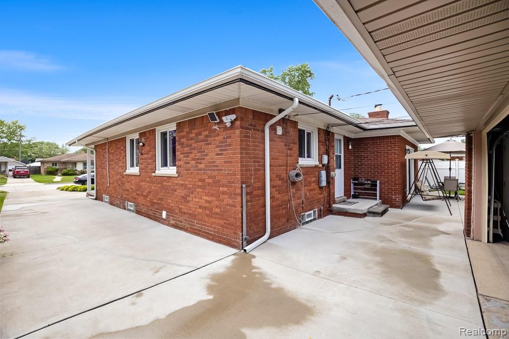 8100 Lochdale Street, Dearborn Heights, MI 48127 — Photo 25