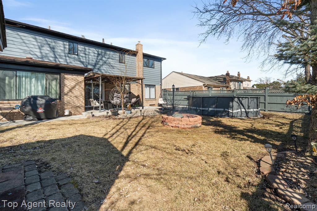 4238 GLOUCESTER Drive, Sterling Heights, MI 48310 — Photo 36