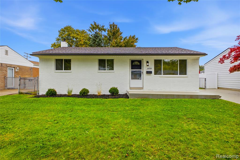 26728 Collingwood Street, Roseville, MI 48066