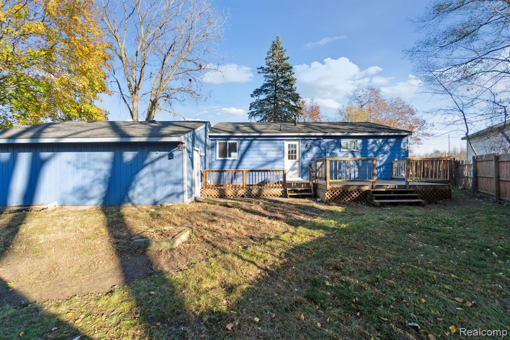 324 EAST Street, Holly, MI 48442 — Photo 32